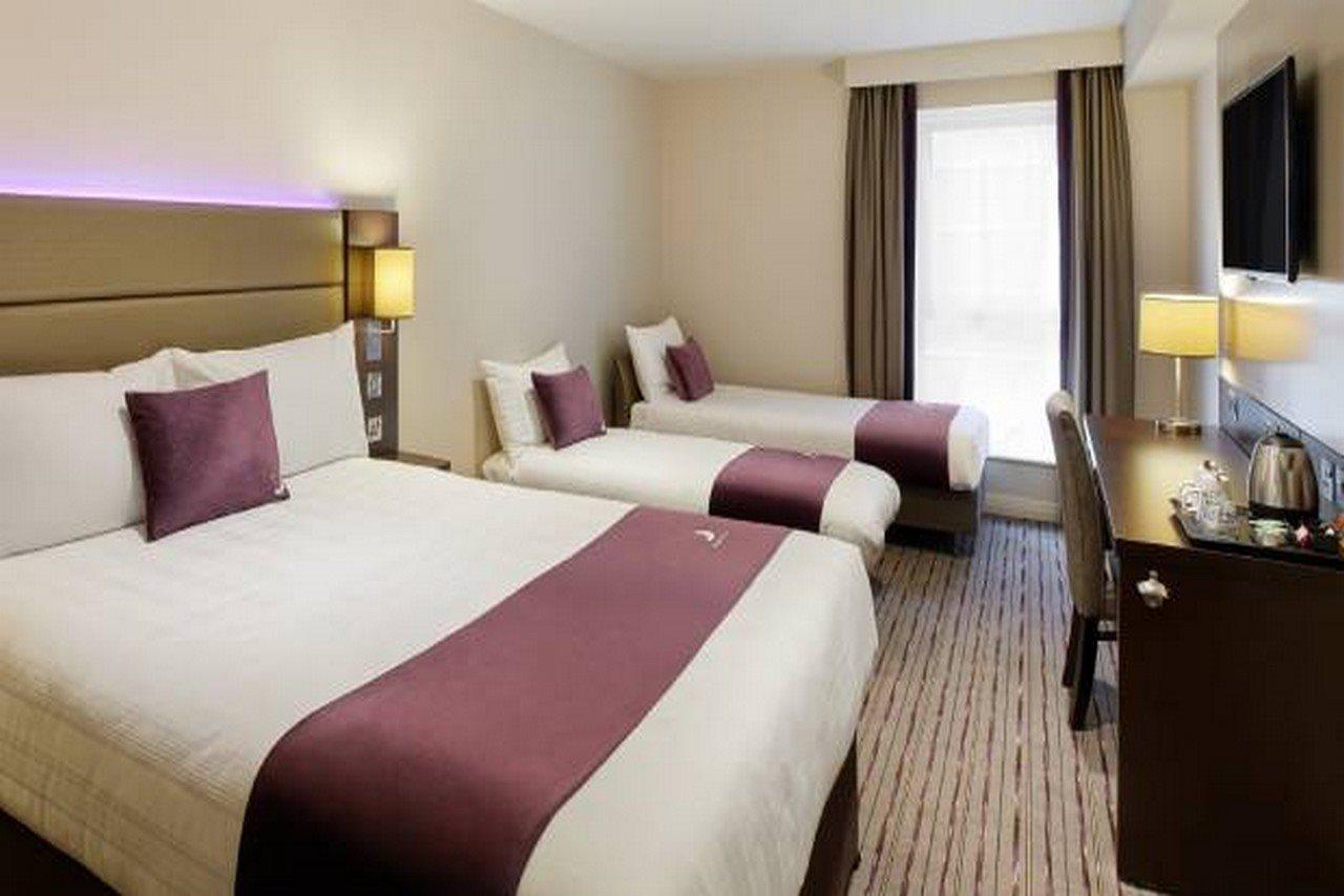 Premier Inn London Wimbledon South Buitenkant foto