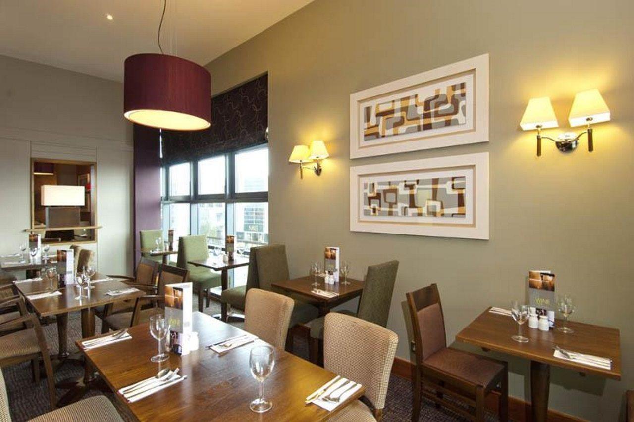 Premier Inn London Wimbledon South Buitenkant foto