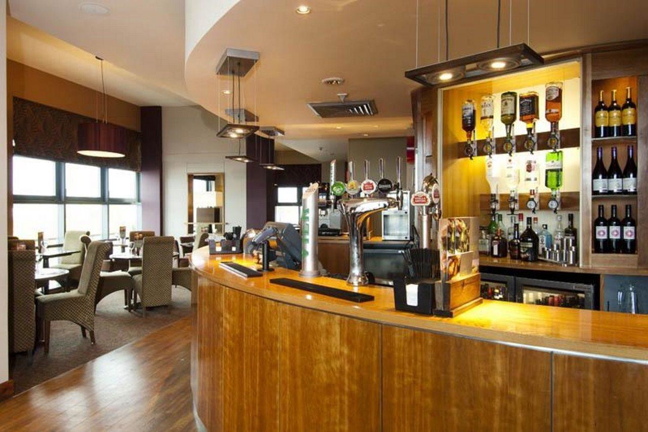 Premier Inn London Wimbledon South Buitenkant foto
