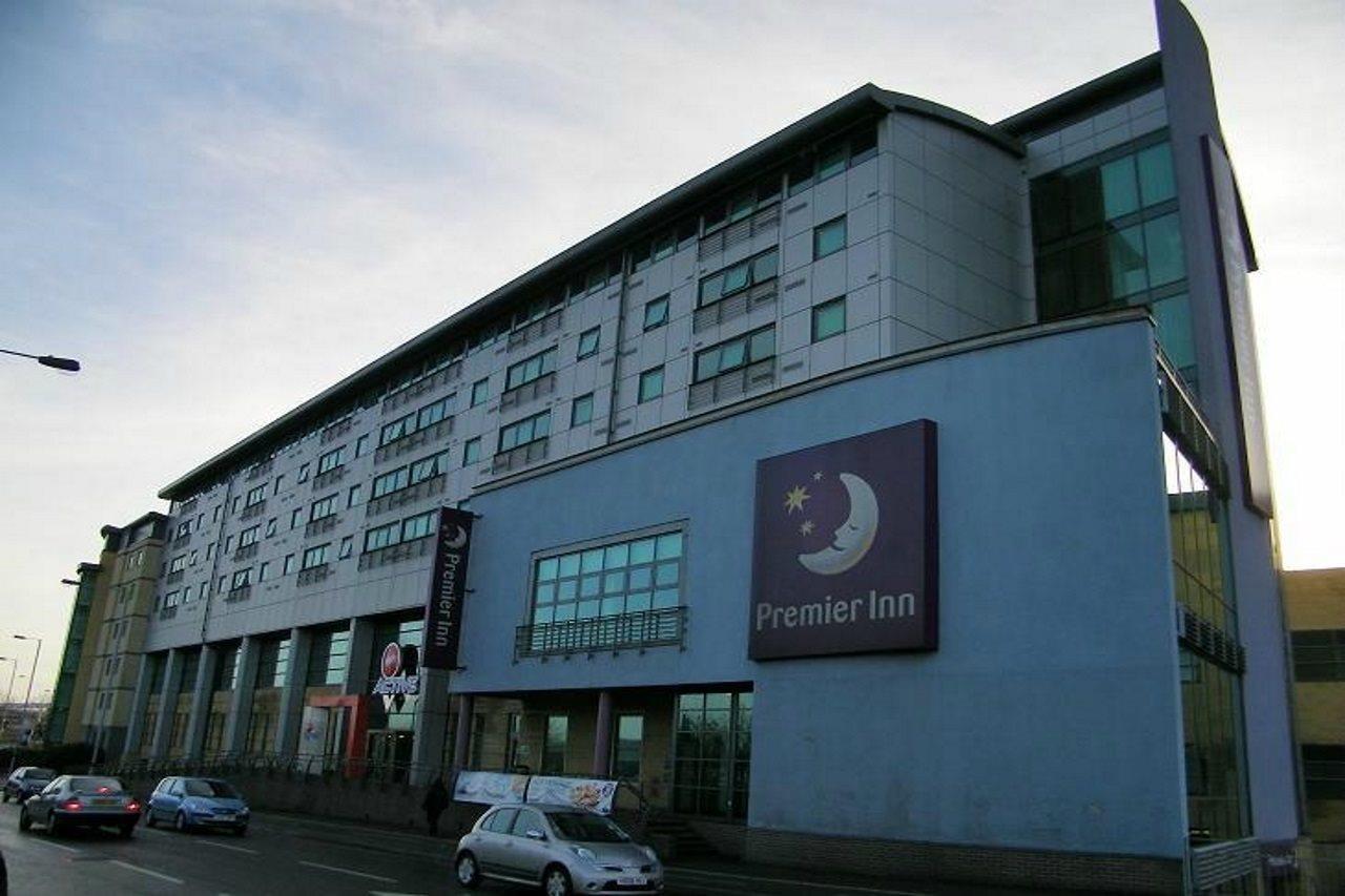 Premier Inn London Wimbledon South Buitenkant foto