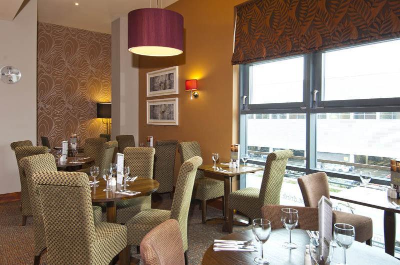 Premier Inn London Wimbledon South Buitenkant foto