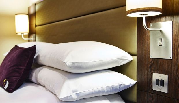 Premier Inn London Wimbledon South Buitenkant foto